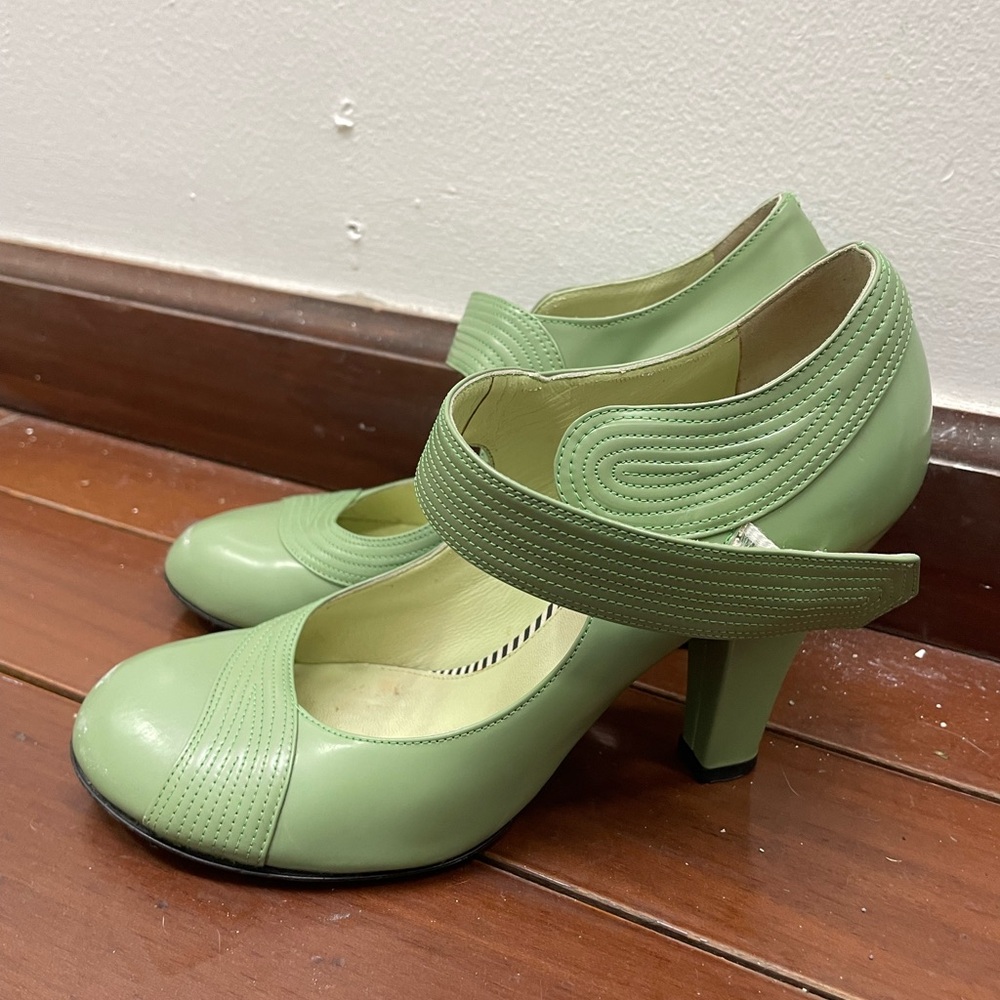 Vintage Pistachio Marc Jacobs Pumps
